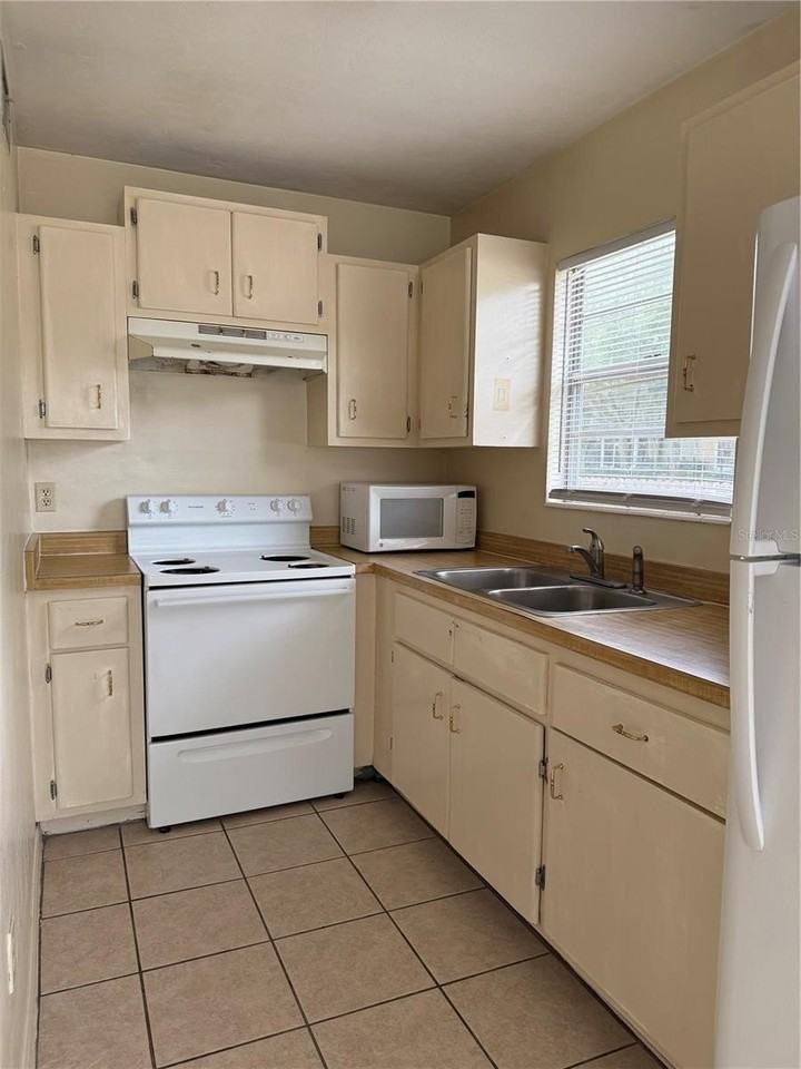 537 Nw 30th Ave - Photo 2 of 16