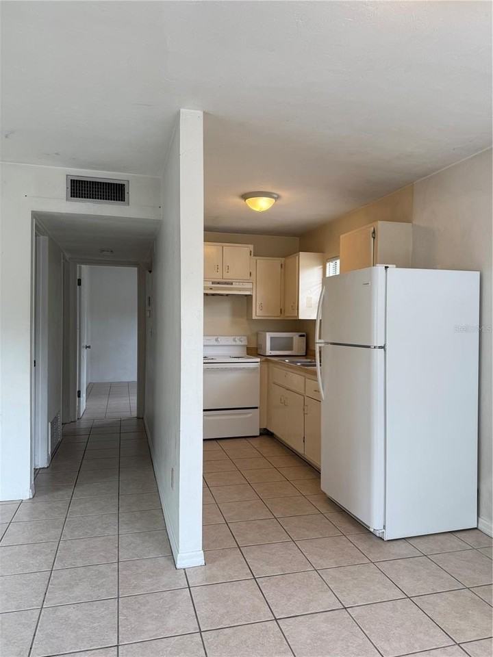 537 Nw 30th Ave - Photo 3 of 16
