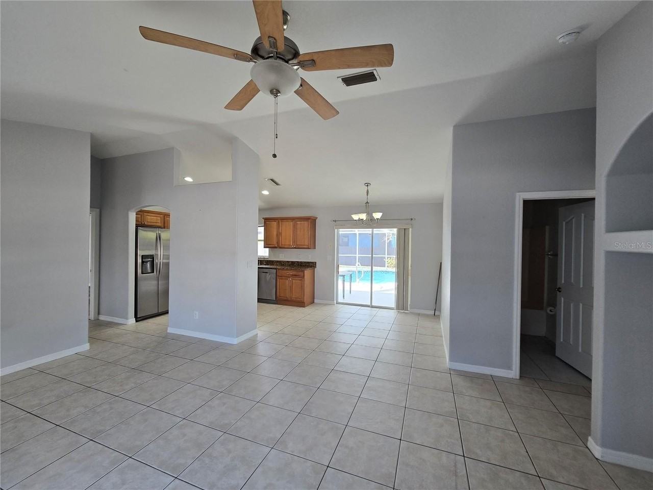 3255 Mayflower Ter - Photo 5 of 20