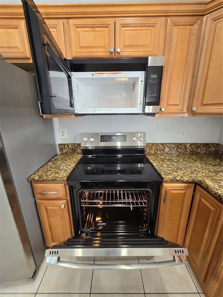 3255 Mayflower Ter - Photo 6 of 20