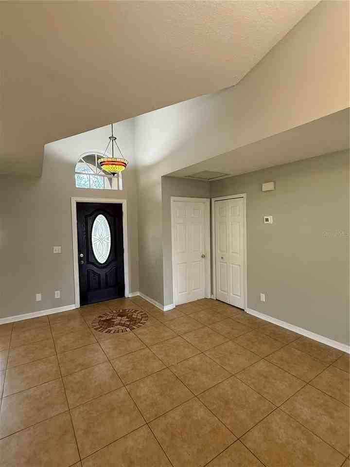 17802 Jefferson St - Photo 4 of 29