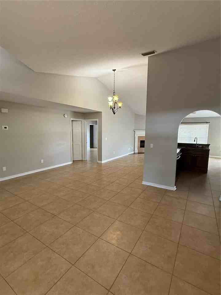 17802 Jefferson St - Photo 6 of 29