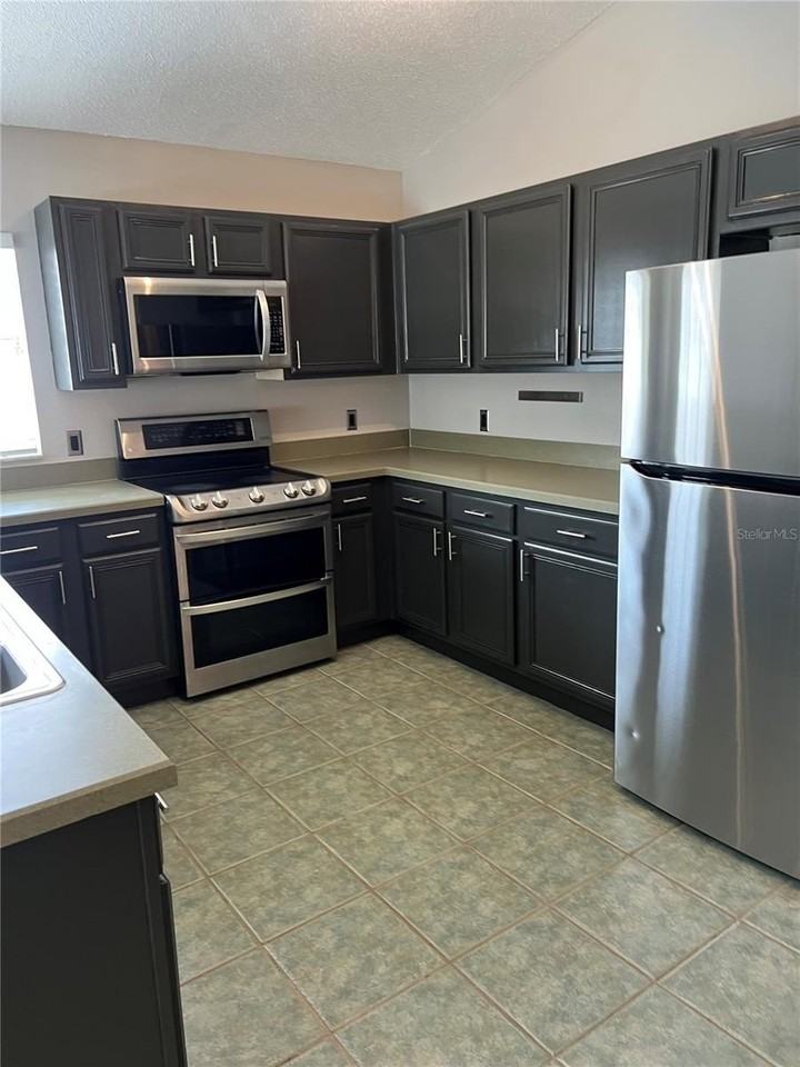 7926 Magnolia Bend Ct - Photo 2 of 12