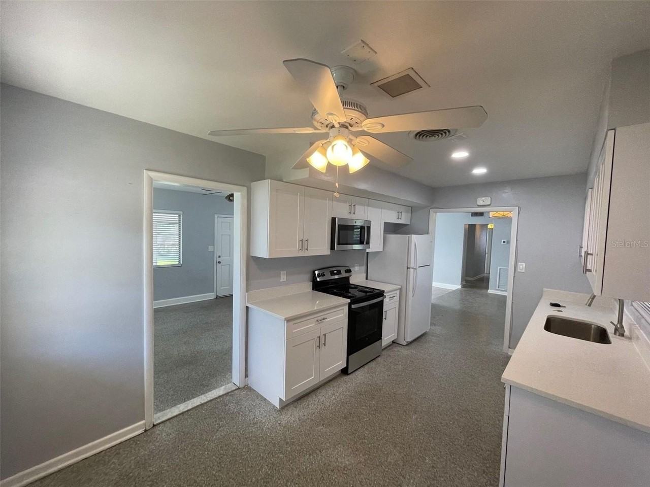 520 Seneca Trl - Photo 3 of 25