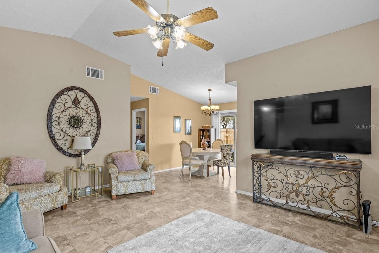 12102 Walden Woods Dr - Photo 2 of 21