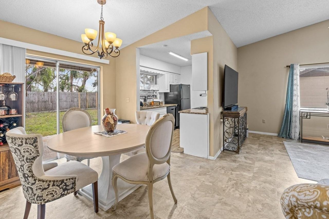 12102 Walden Woods Dr - Photo 3 of 21