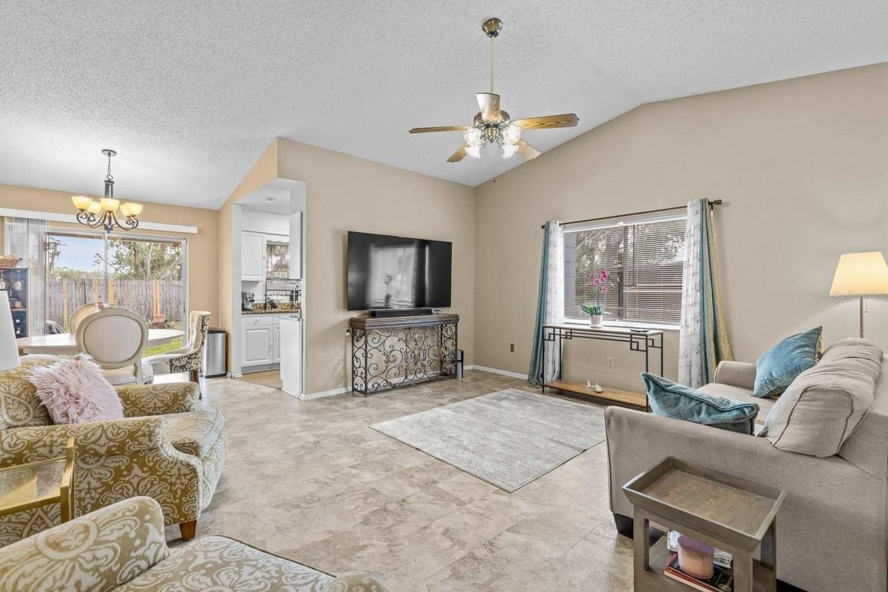 12102 Walden Woods Dr - Photo 4 of 21
