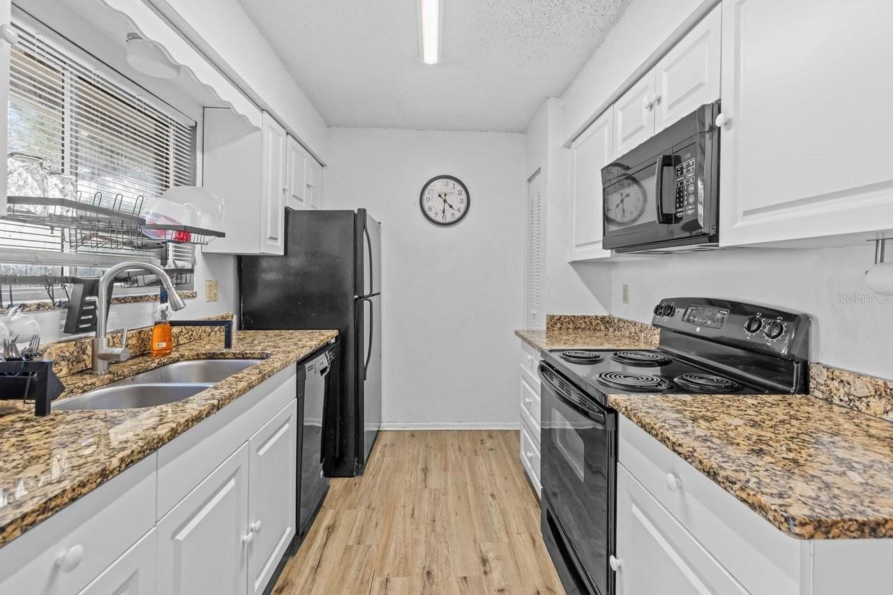 12102 Walden Woods Dr - Photo 7 of 21