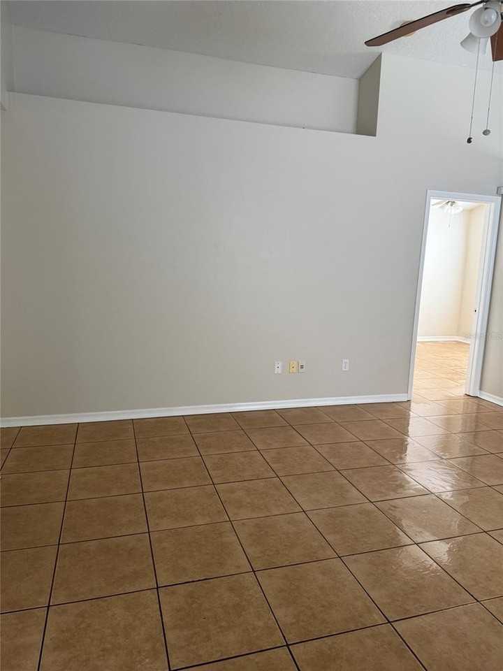 2318 Santa Ana St - Photo 4 of 15