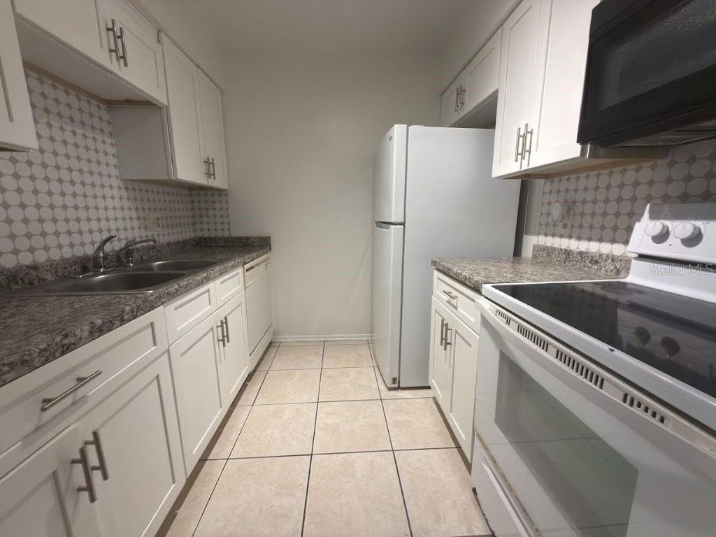 4818 S Semoran Blvd #503 - Photo 4 of 24