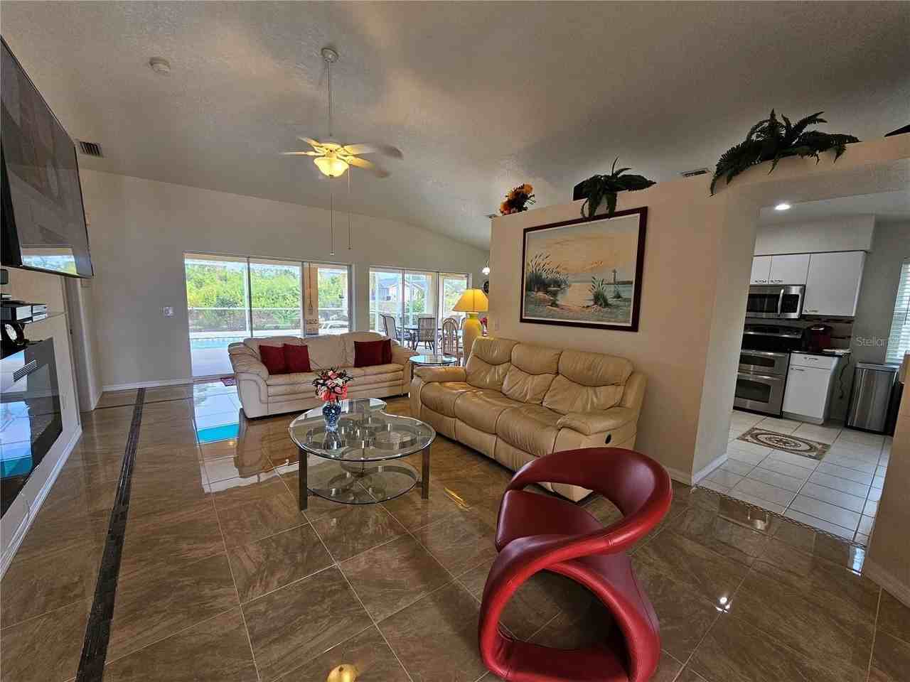 114 Albatross Rd - Photo 4 of 36