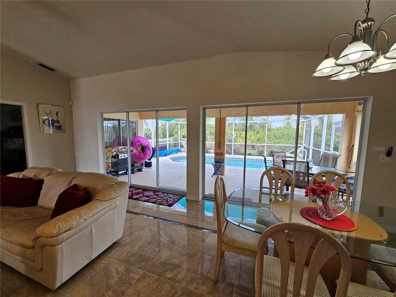 114 Albatross Rd - Photo 5 of 36