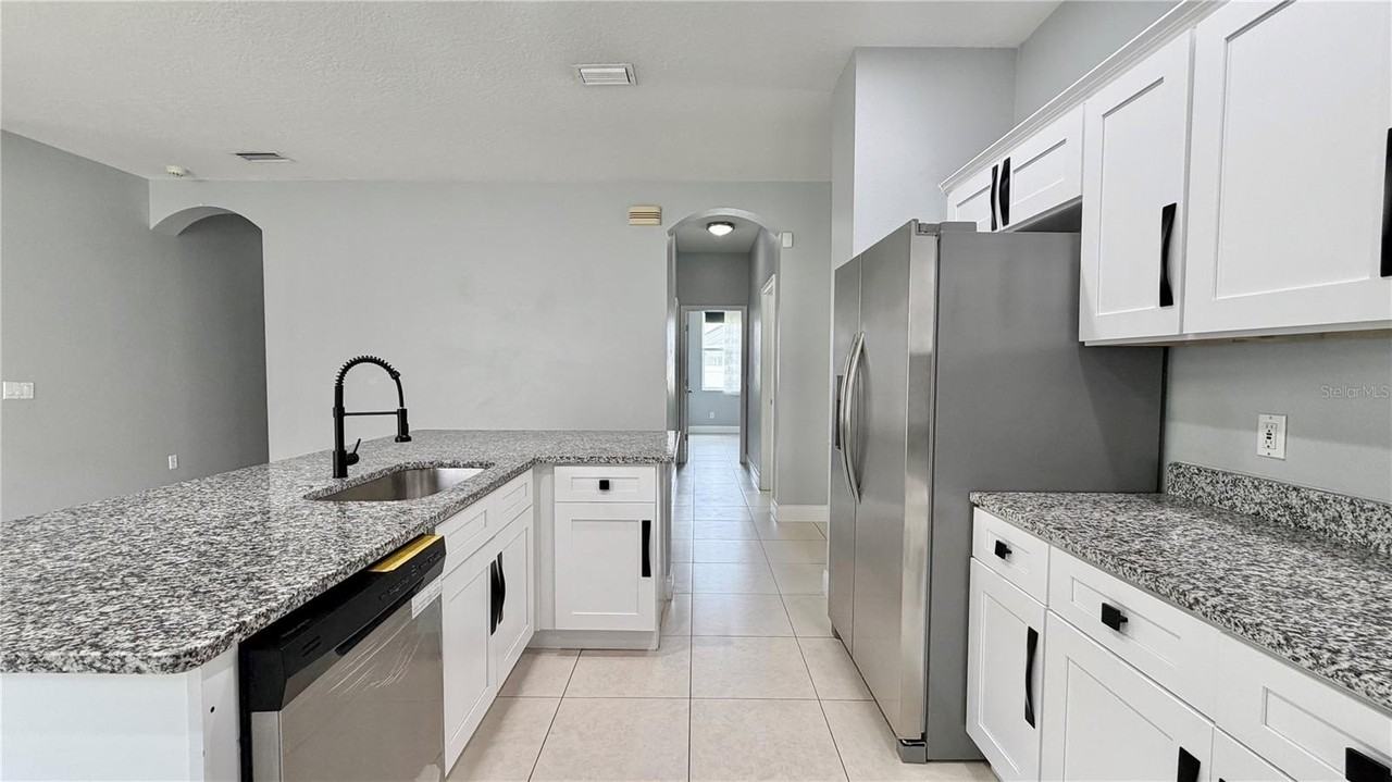 4860 Chalfont Dr - Photo 3 of 36