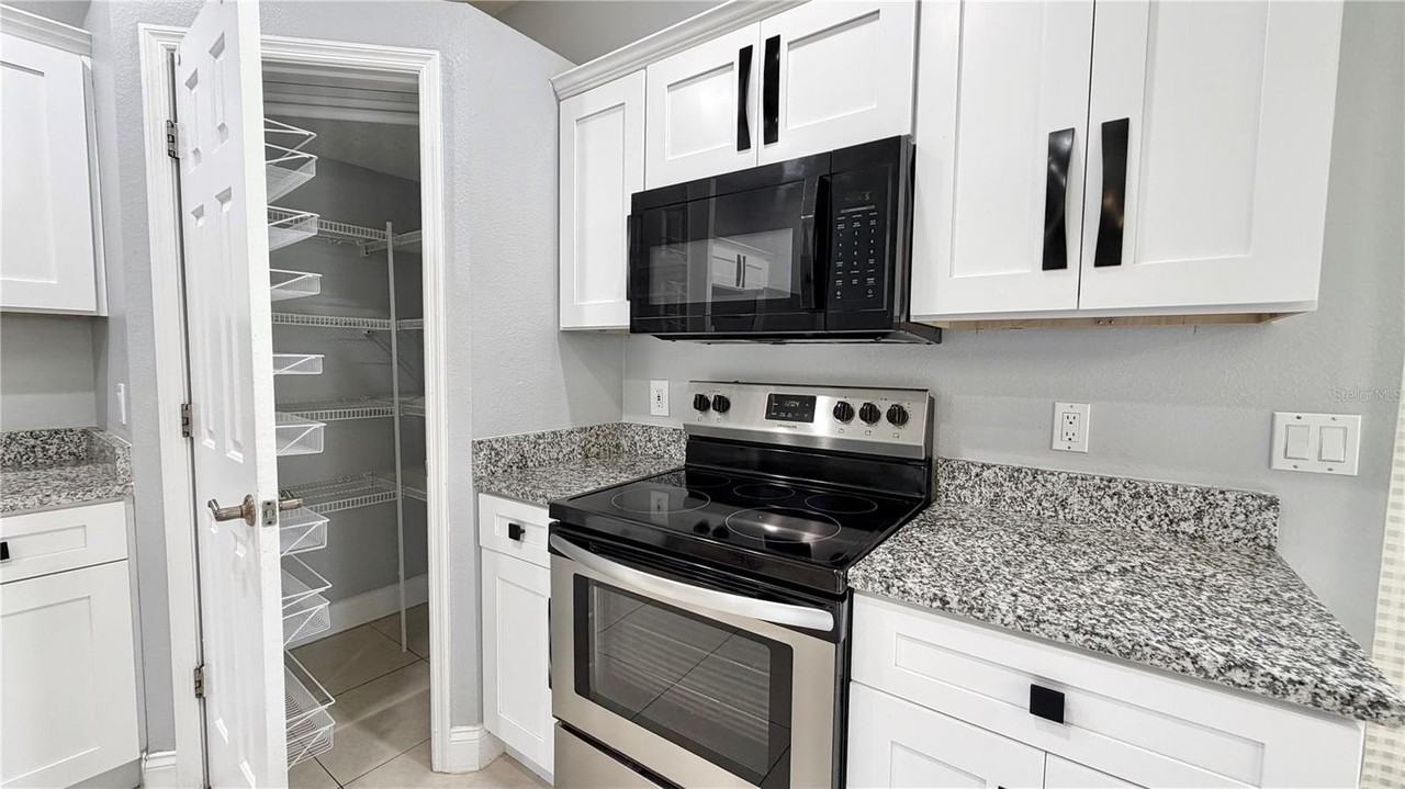 4860 Chalfont Dr - Photo 4 of 36