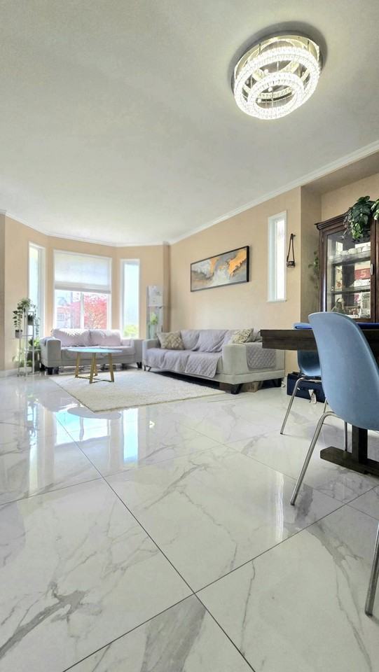 6709 184a St - Photo 4 of 10