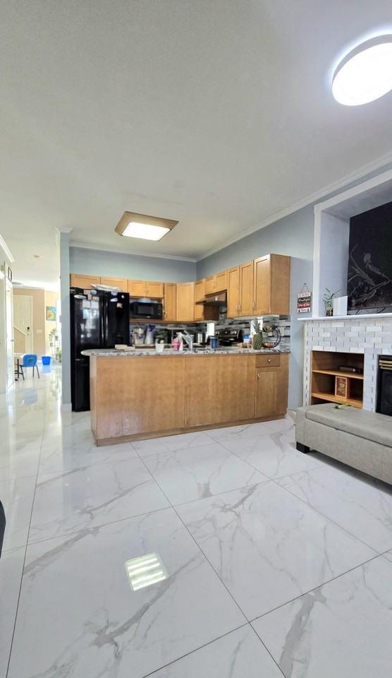 6709 184a St - Photo 5 of 10
