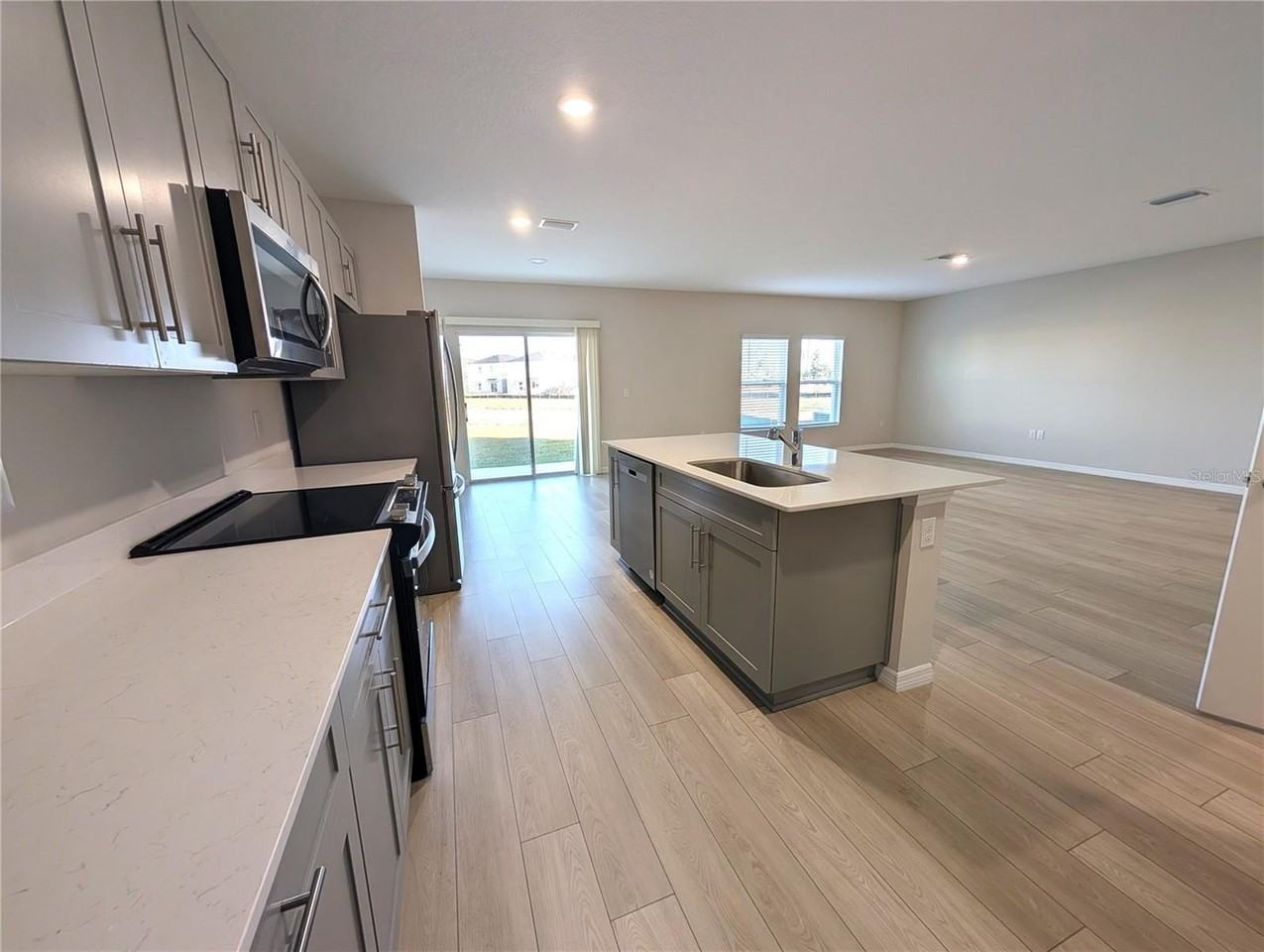 37327 Sagemoor Dr - Photo 5 of 26