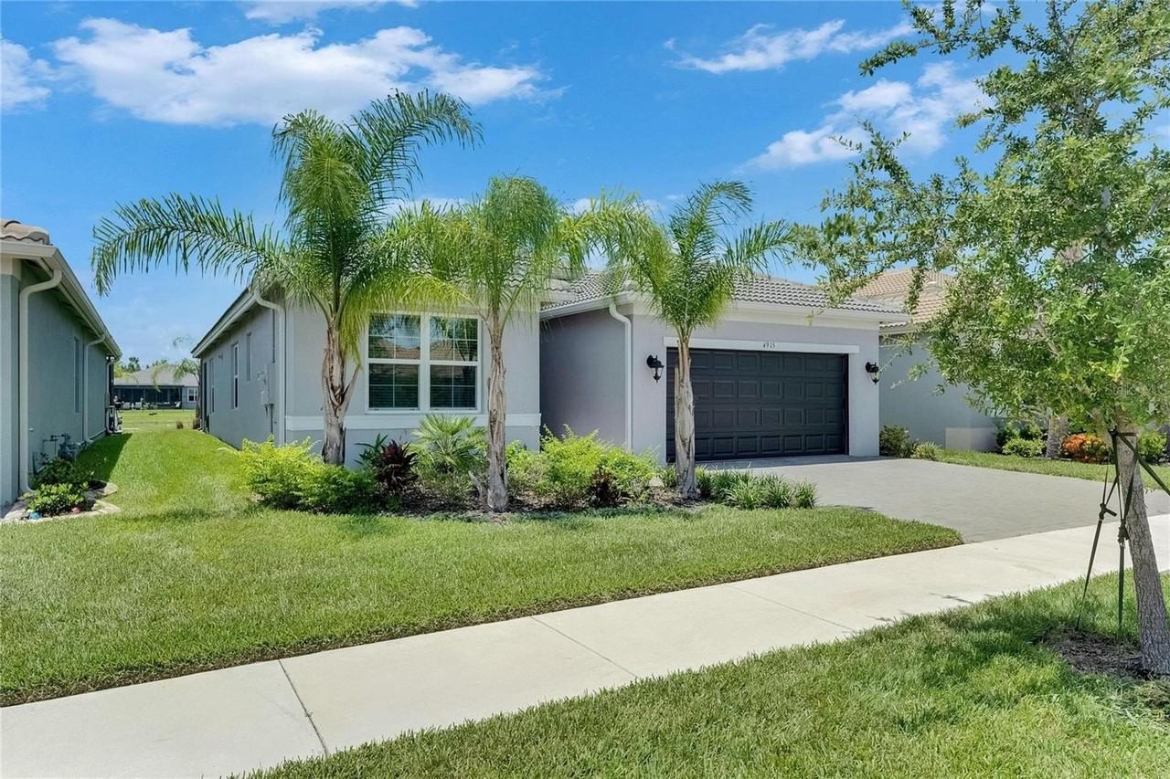 4915 Sienna Isles Ave - Photo 3 of 50