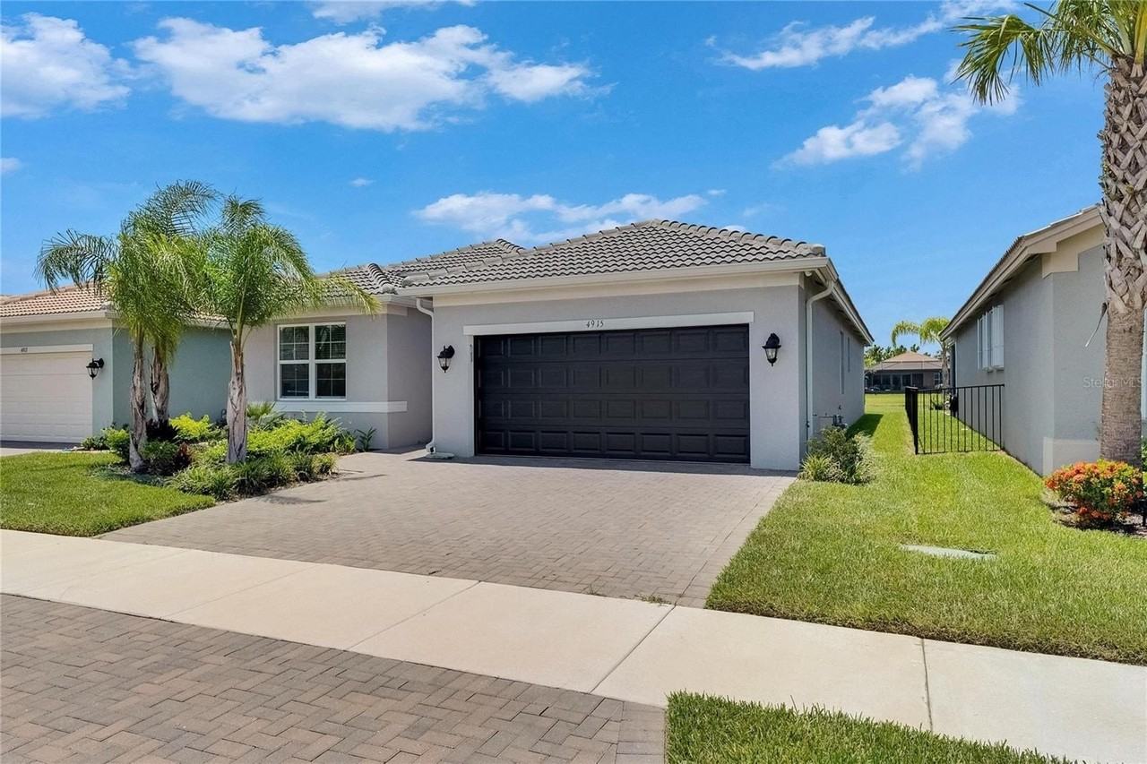 4915 Sienna Isles Ave - Photo 4 of 50