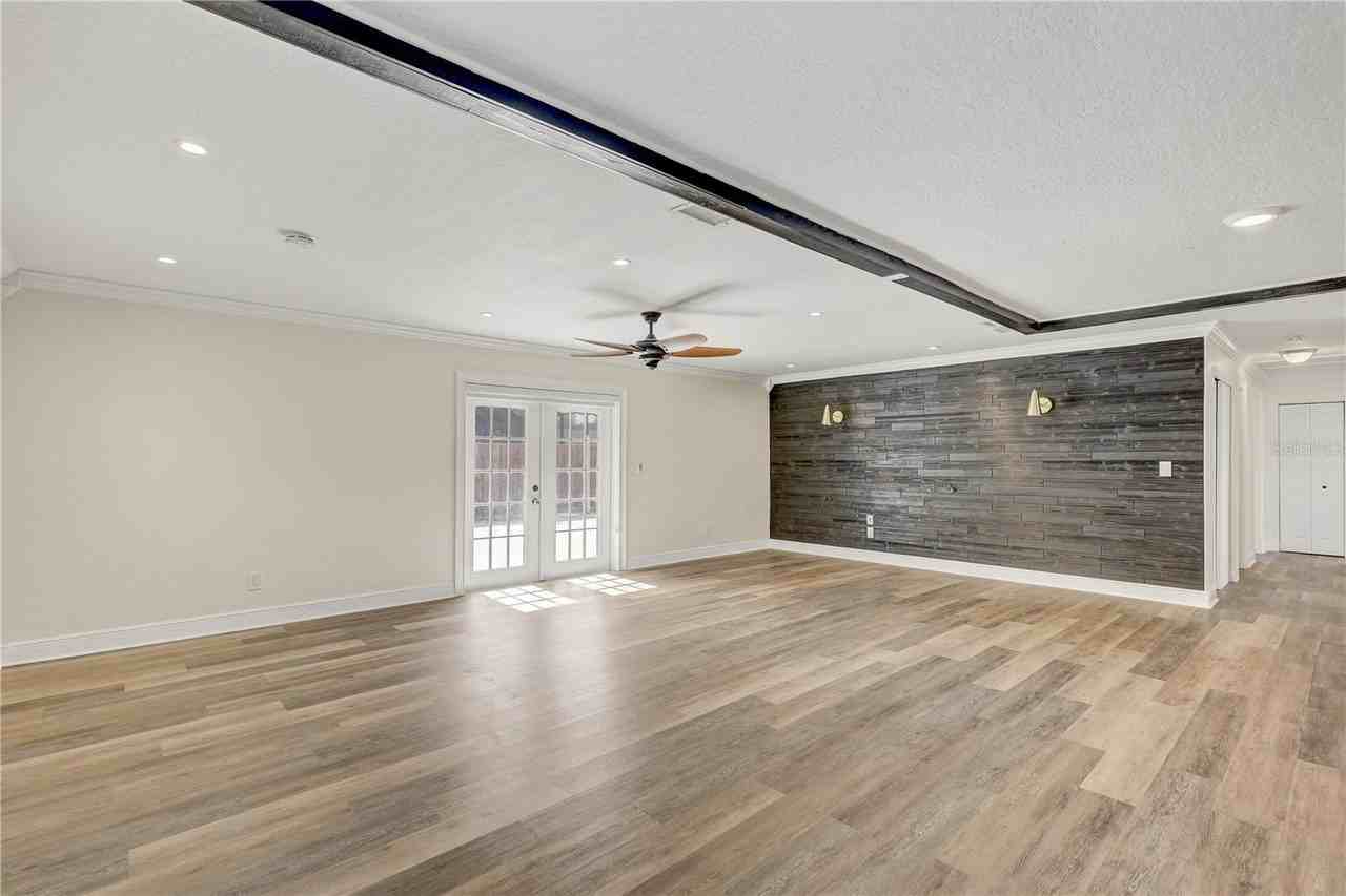 5909 71st St N - Photo 7 of 13