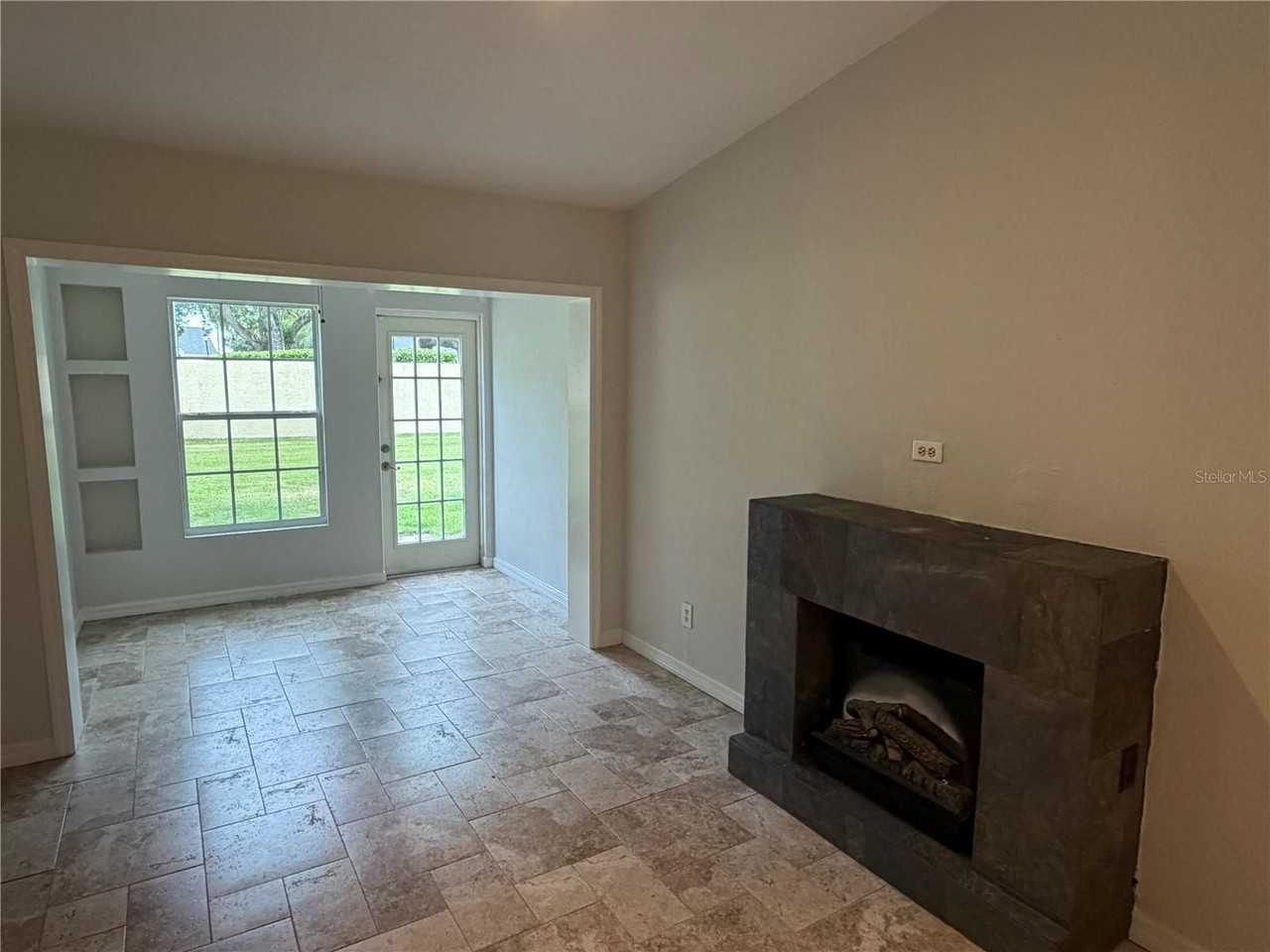 3724 River Oaks Ct - Photo 3 of 16