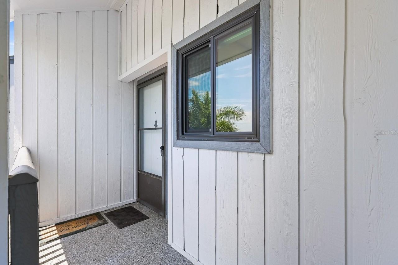 821 Bahia Del Sol Dr #B - Photo 3 of 36