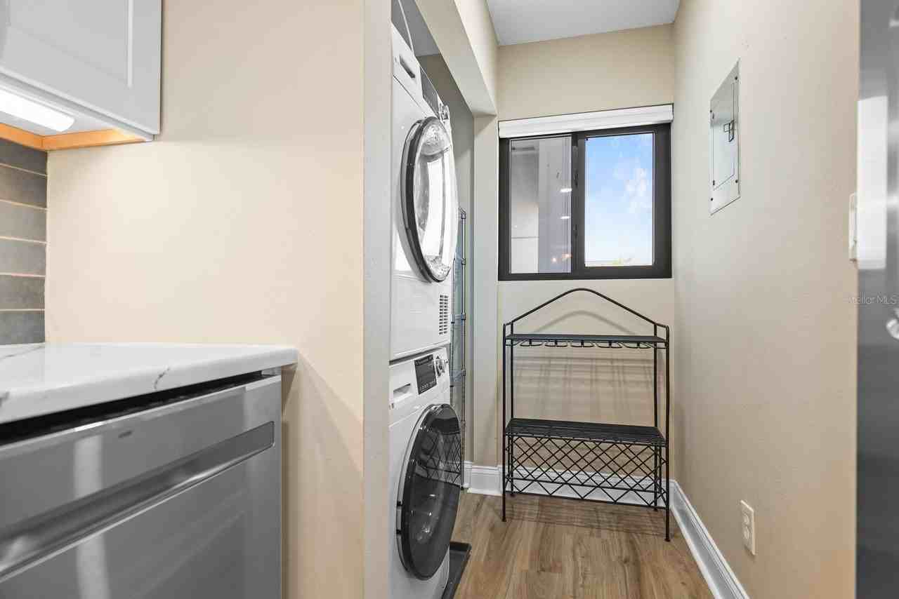 821 Bahia Del Sol Dr #B - Photo 7 of 36