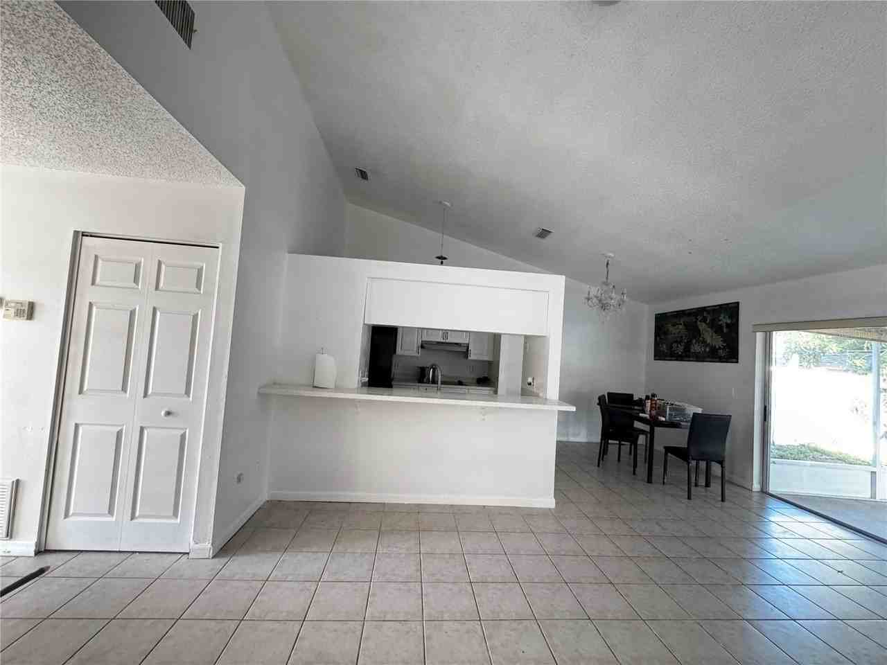 9213 Camino Villa Blvd - Photo 6 of 15