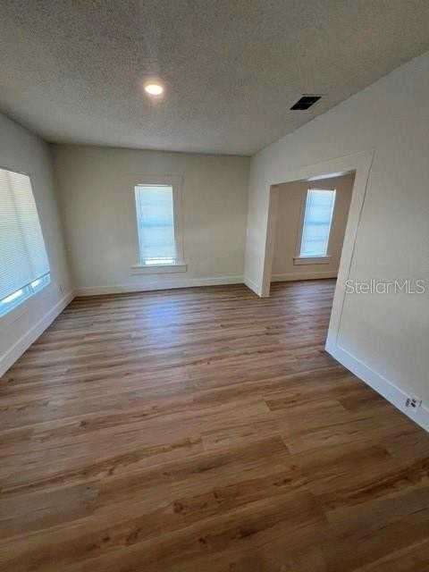 4204 N 29th St - Photo 3 of 14
