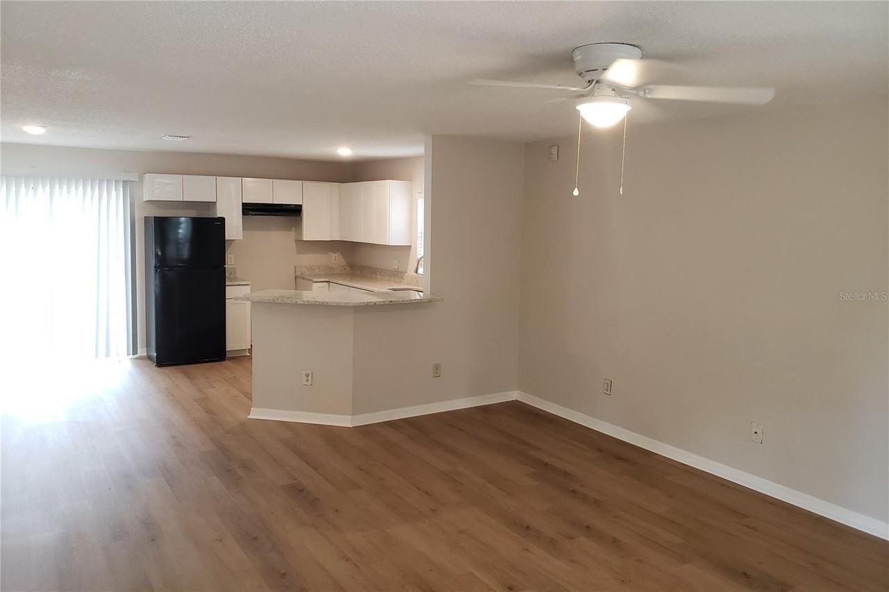 10608 N 50th St - Photo 2 of 19