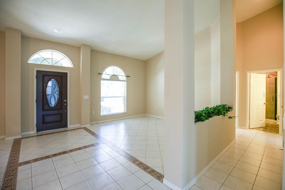 9214 Sunnyoak Dr - Photo 2 of 28