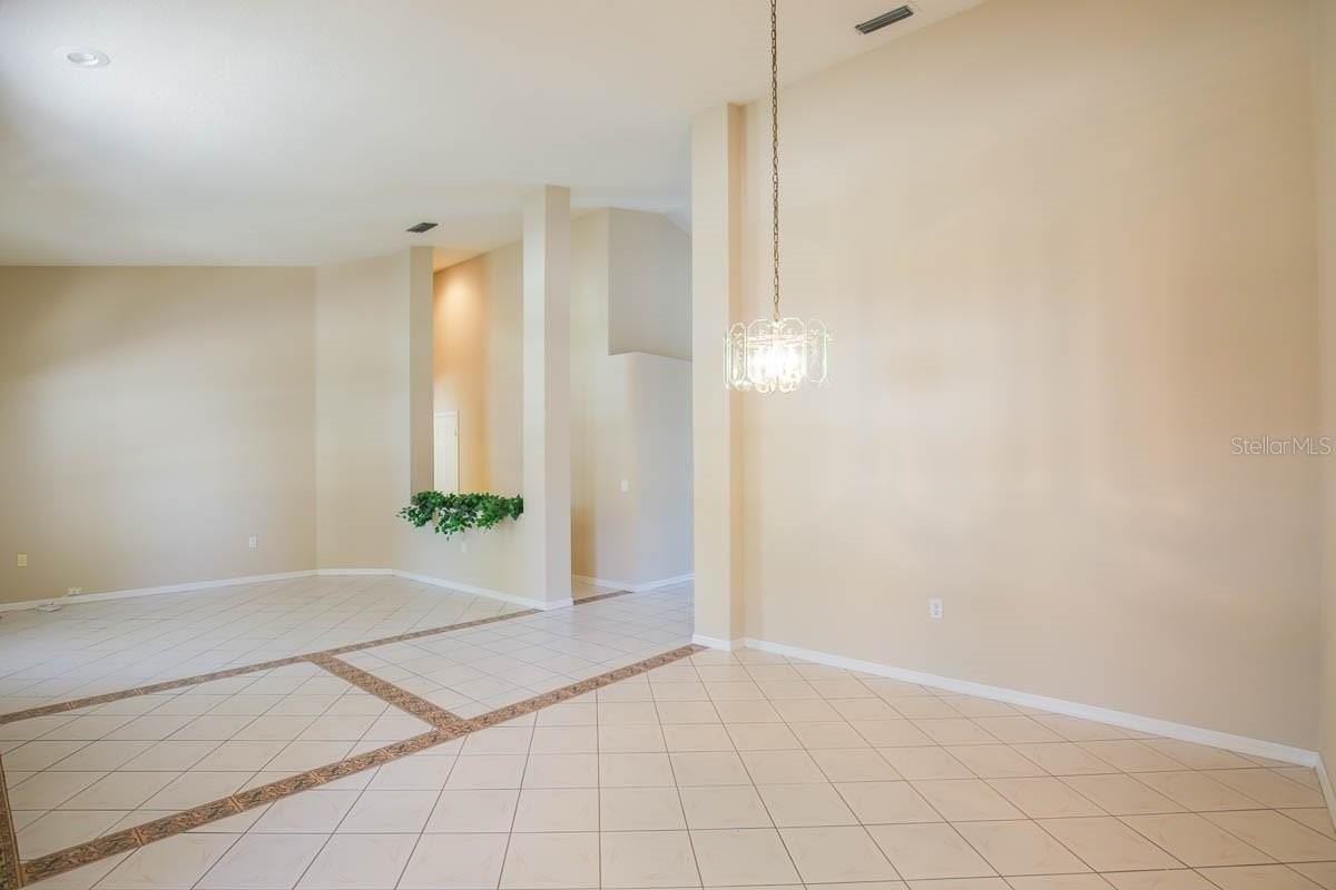 9214 Sunnyoak Dr - Photo 5 of 28