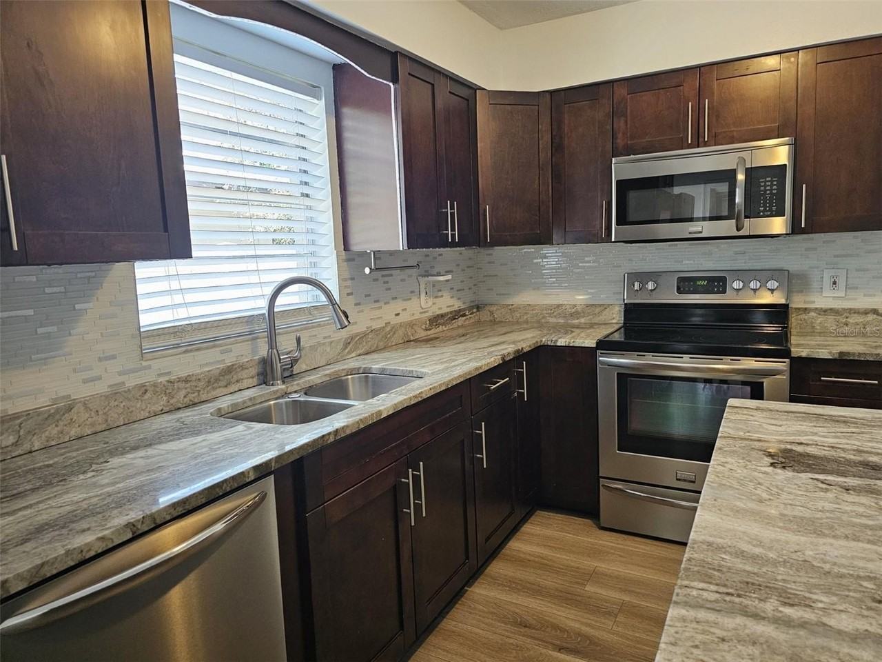 3128 W Varn Ave - Photo 4 of 38