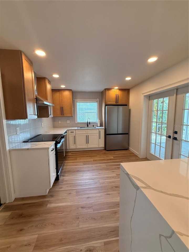 4227 Helena St Ne - Photo 2 of 15