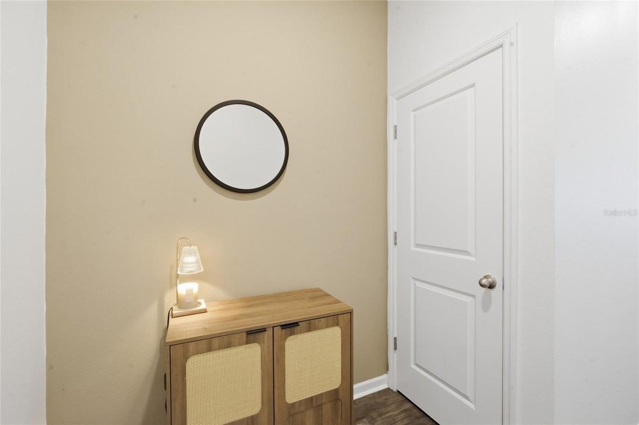 831 Sunlit Coral St - Photo 4 of 29