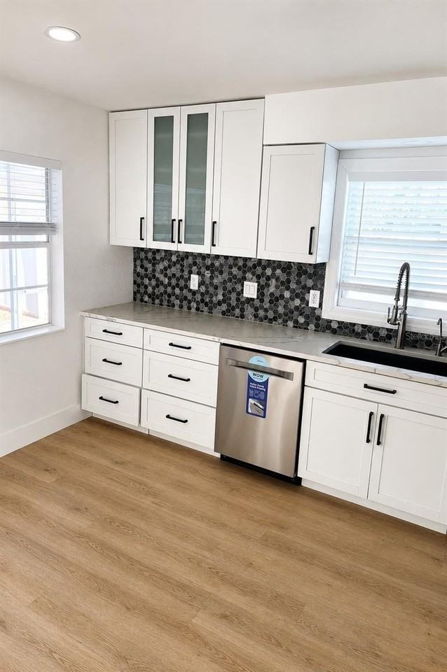 4011 Helena St Ne - Photo 3 of 4