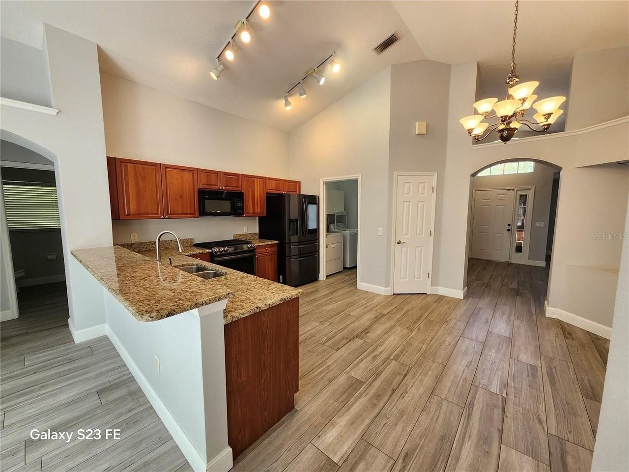 12518 Sparkleberry Rd - Photo 3 of 24