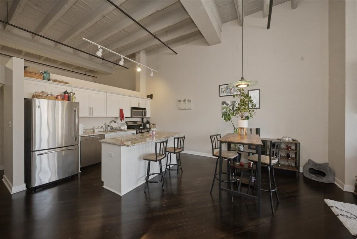 1601 W School St #314 - Photo 2 of 8