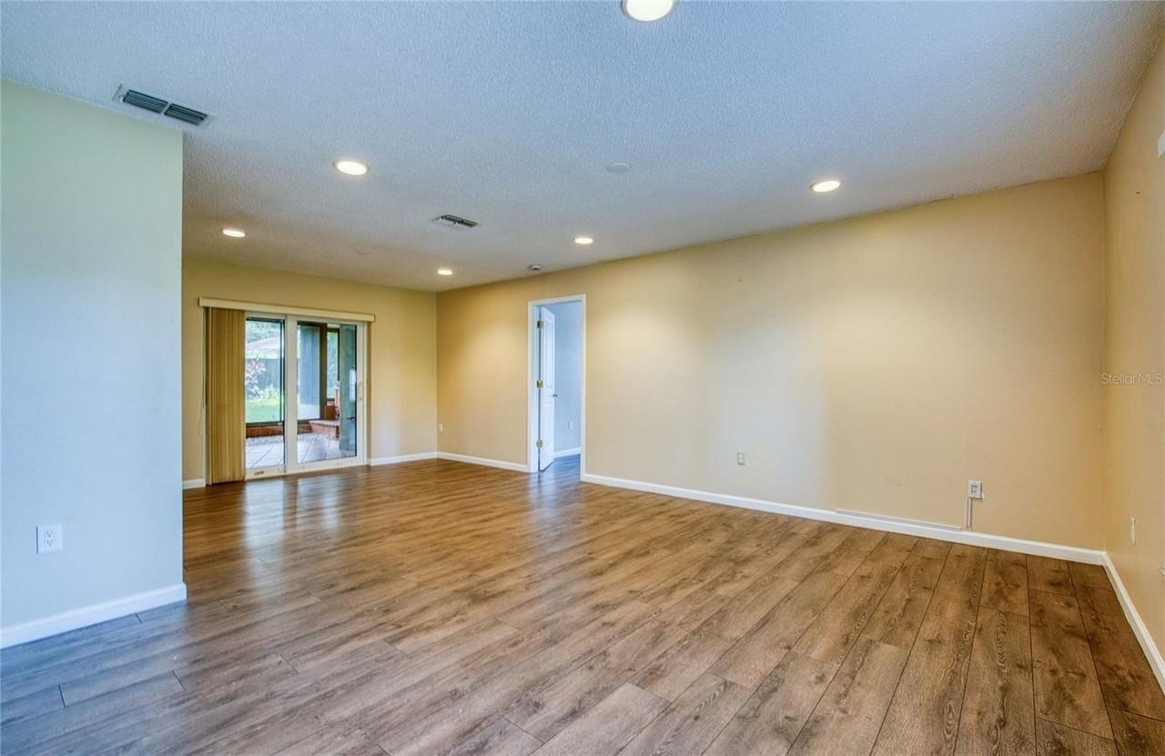 2143 Salisbury Ct - Photo 3 of 43