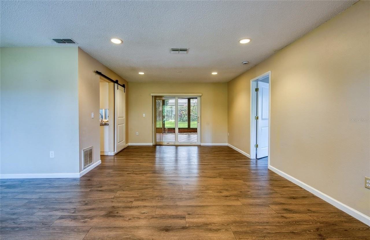 2143 Salisbury Ct - Photo 4 of 43