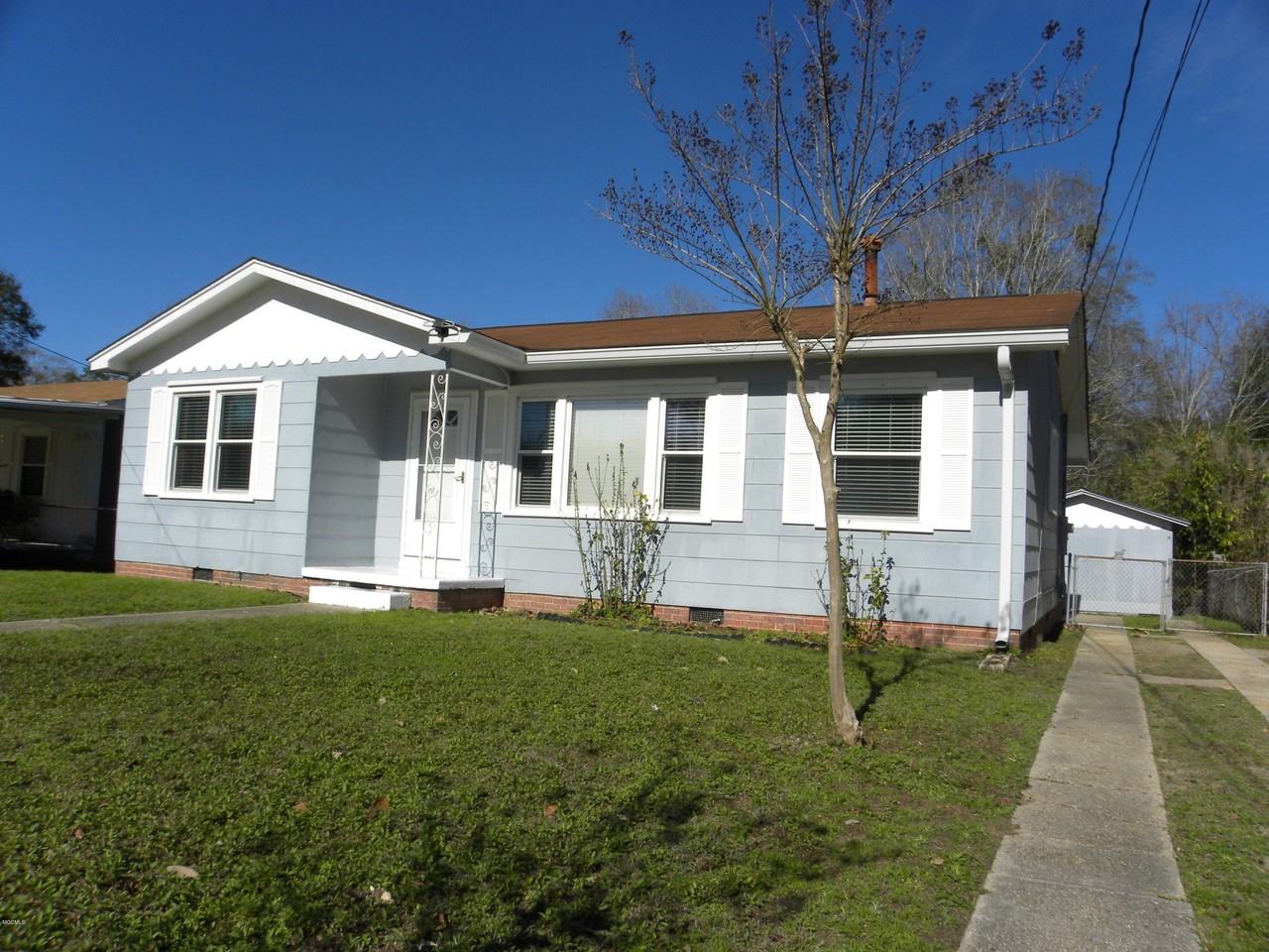 2058 South Dr - Photo 2 of 25