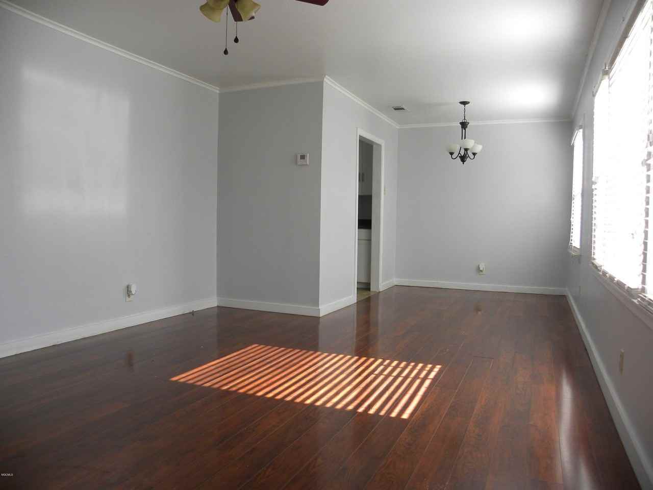 2058 South Dr - Photo 3 of 25
