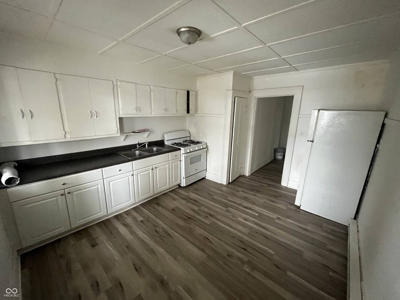 424 N Lebanon St - Photo 5 of 16