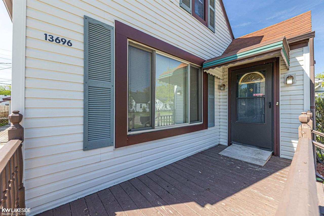 13696 Knox Ave - Photo 3 of 23