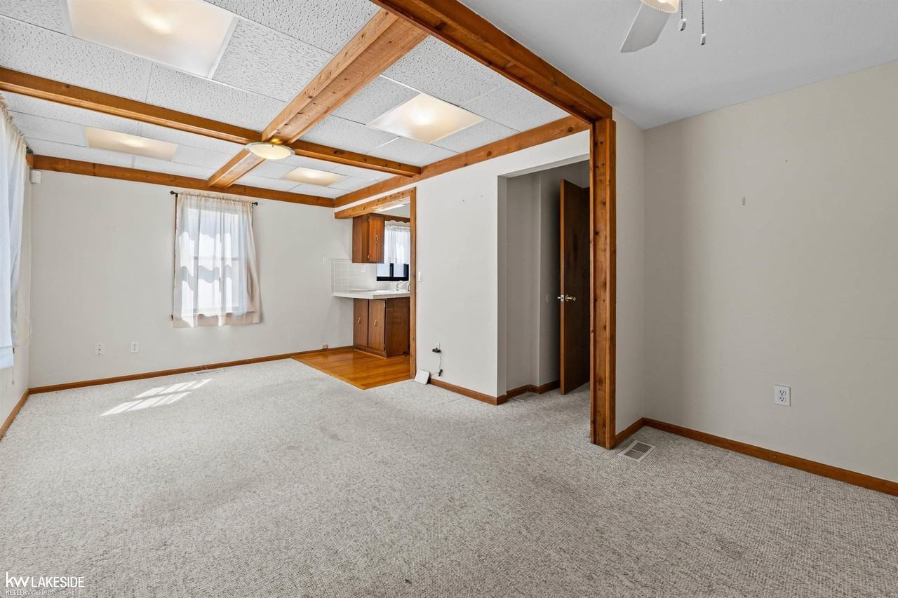 13696 Knox Ave - Photo 6 of 23