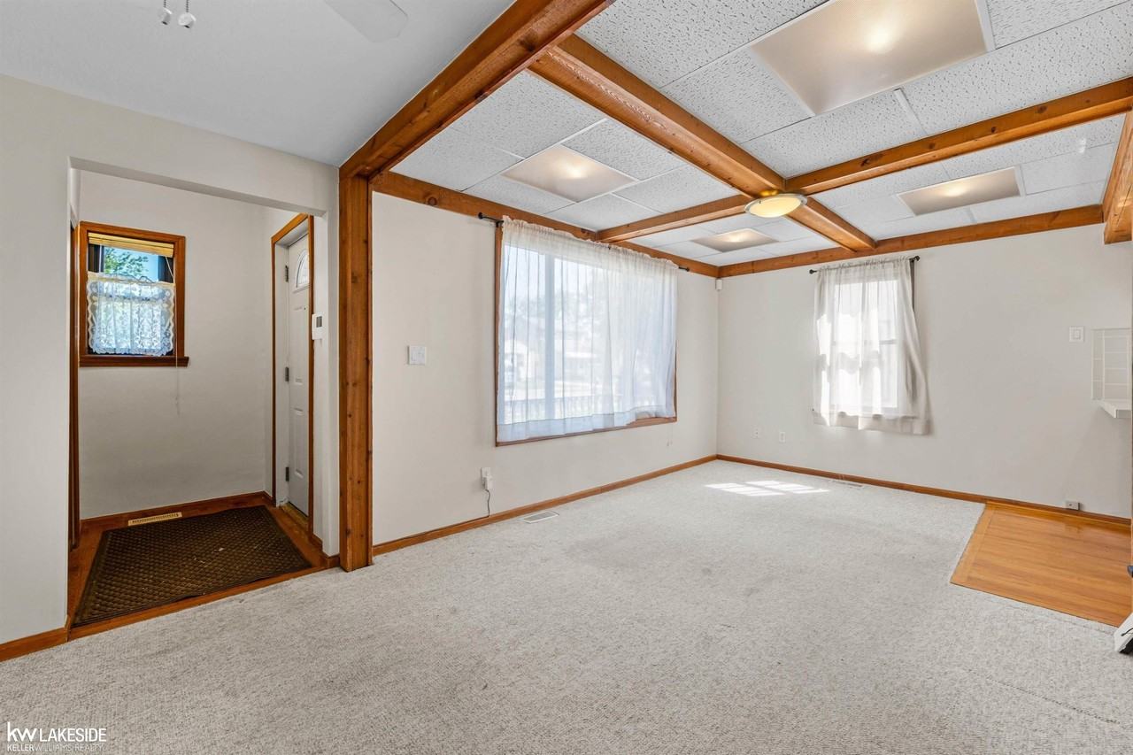 13696 Knox Ave - Photo 7 of 23