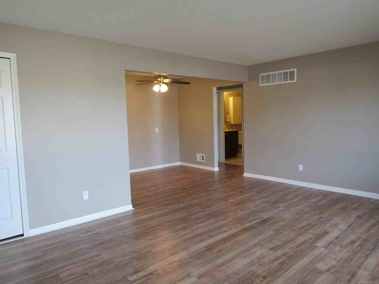 32724 Harper Ave - Photo 3 of 15