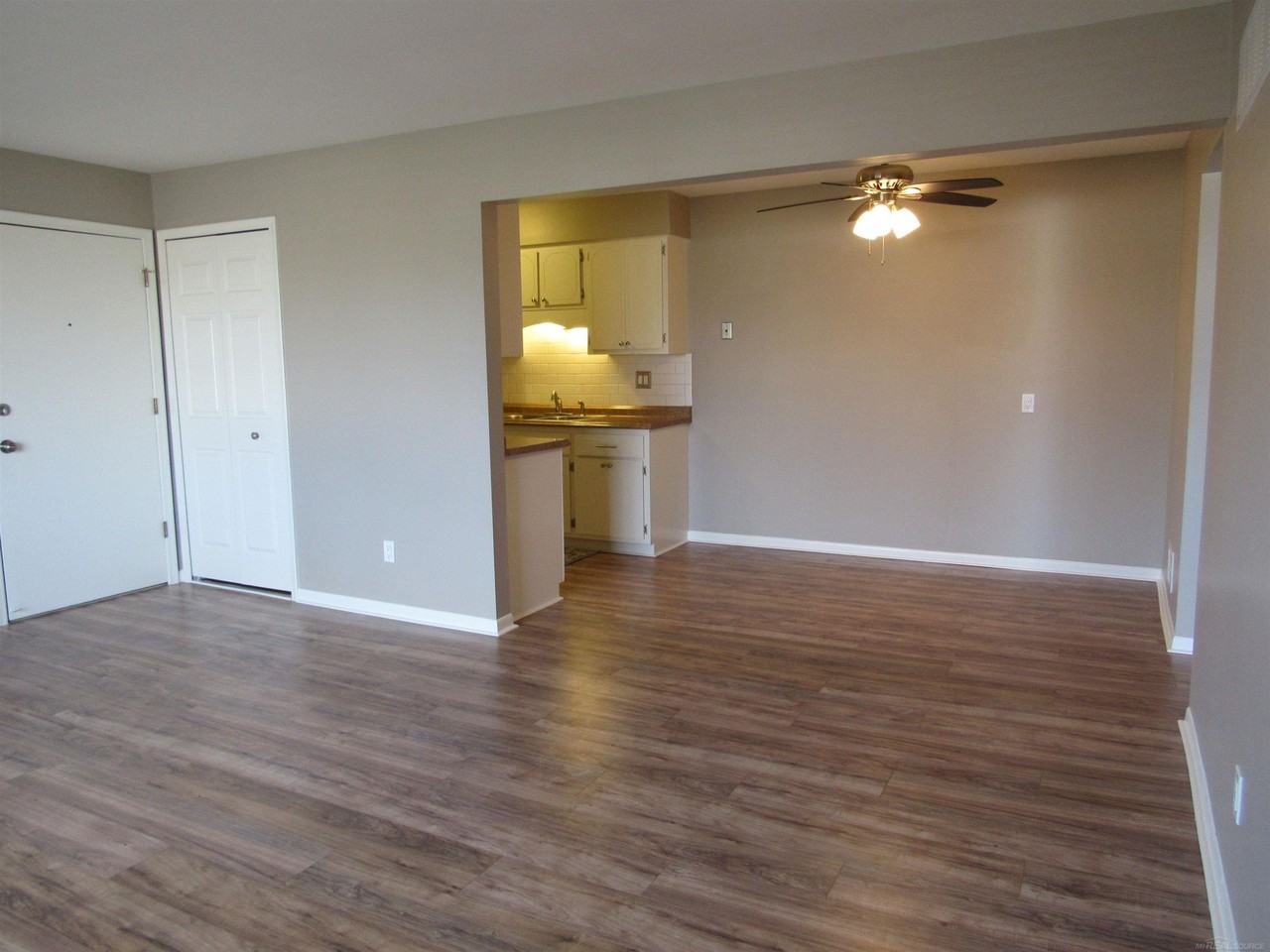 32724 Harper Ave - Photo 4 of 15