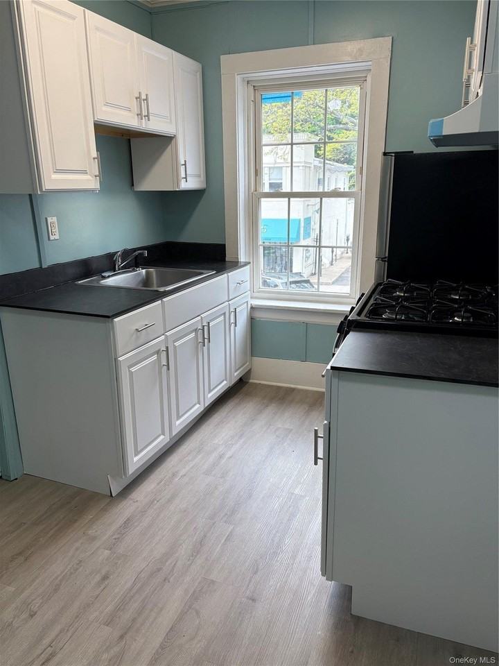 108 Main St #1 - Photo 3 of 13