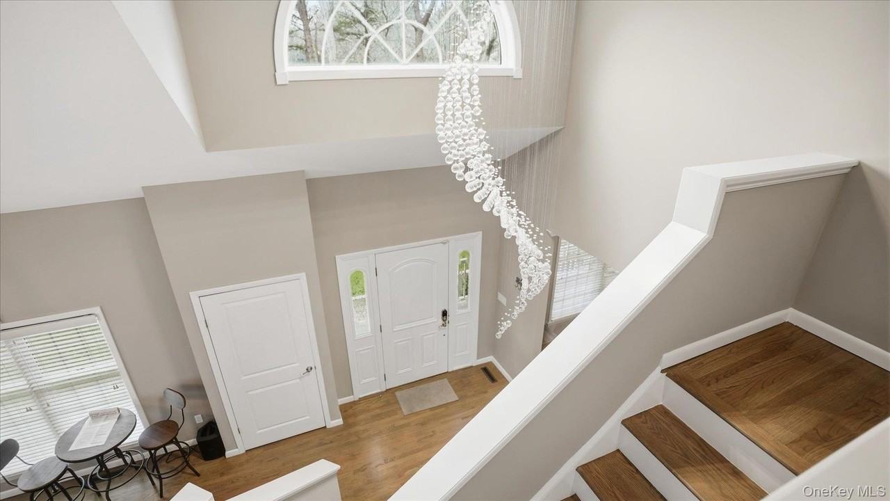 20 Stuart Ct - Photo 7 of 40